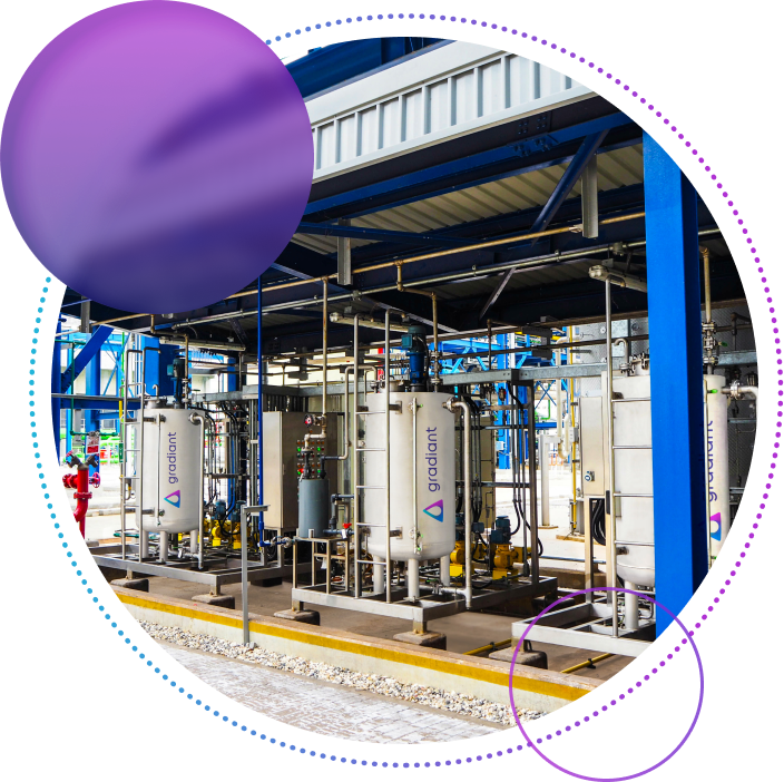 La extracción selectiva de contaminantes (SCE) de Gradiant se centra en los contaminantes para la reutilización del agua y la recuperación de recursos.